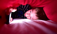 L’usage nocturne des Smartphones nuit au sommeil de vos enfants 